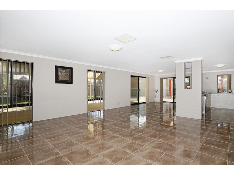 12 Blue Wren Gardens, Coodanup WA 6210