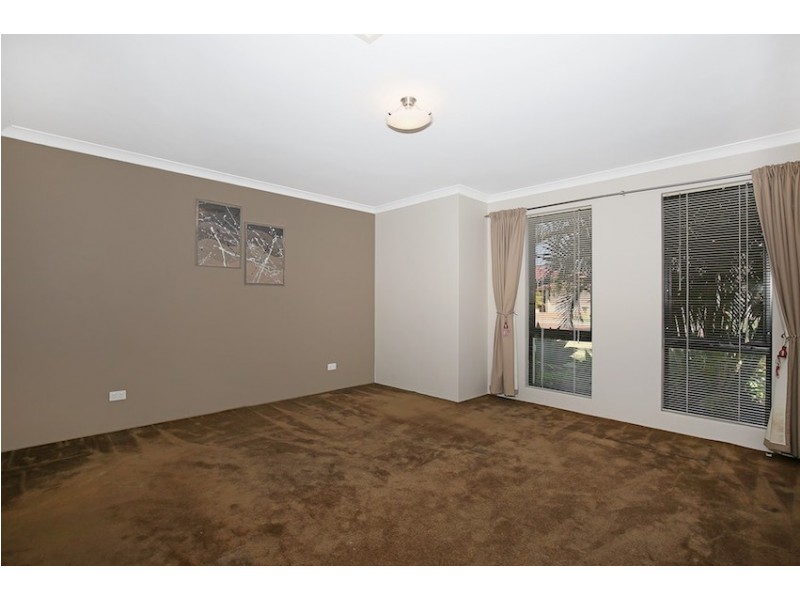12 Blue Wren Gardens, Coodanup WA 6210