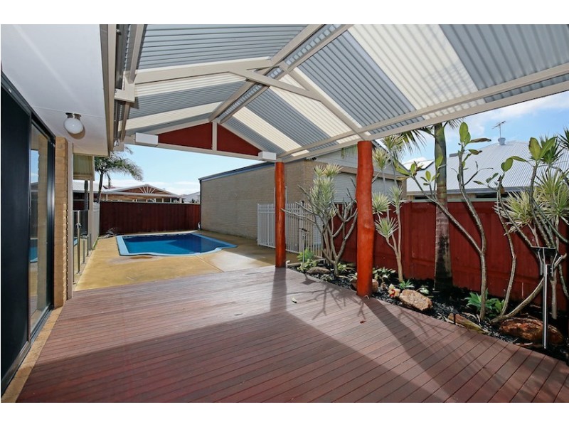 12 Blue Wren Gardens, Coodanup WA 6210