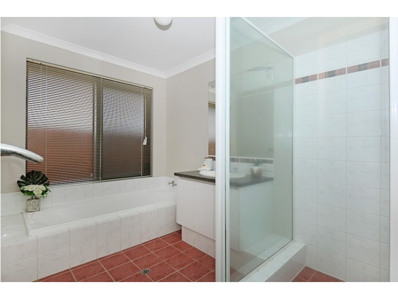 12 Blue Wren Gardens, Coodanup WA 6210