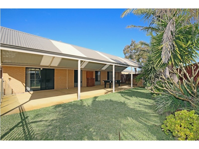 12 Blue Wren Gardens, Coodanup WA 6210