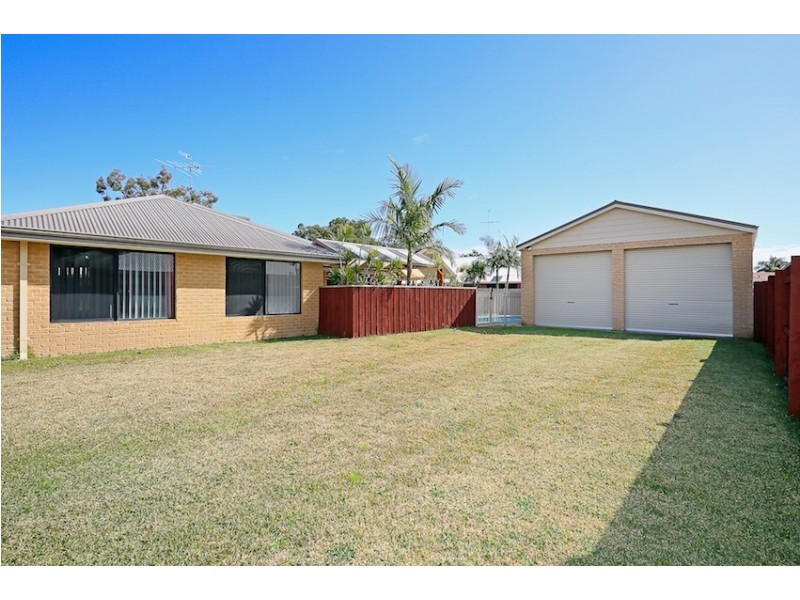 12 Blue Wren Gardens, Coodanup WA 6210