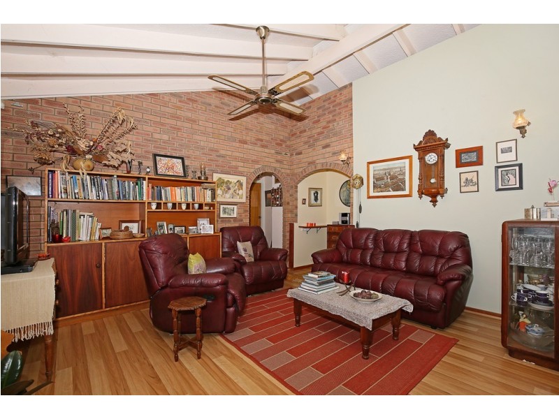 1 Feltin Place, Dudley Park WA 6210