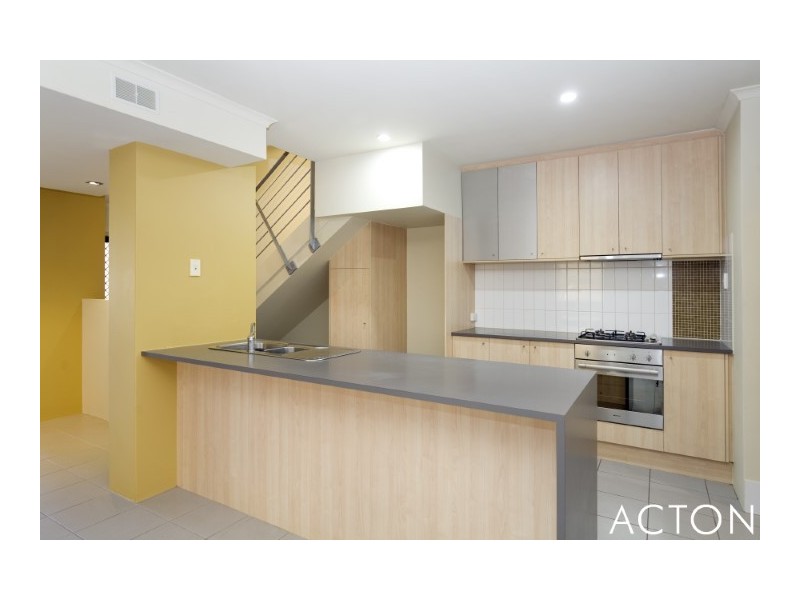 25/1 Mariners Cove, Dudley Park WA 6210