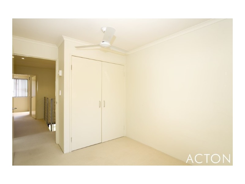 25/1 Mariners Cove, Dudley Park WA 6210