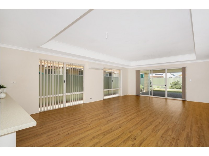 11 Cooeyup Close, Ravenswood WA 6208