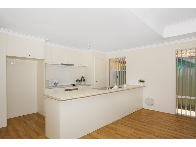 11 Cooeyup Close, Ravenswood WA 6208