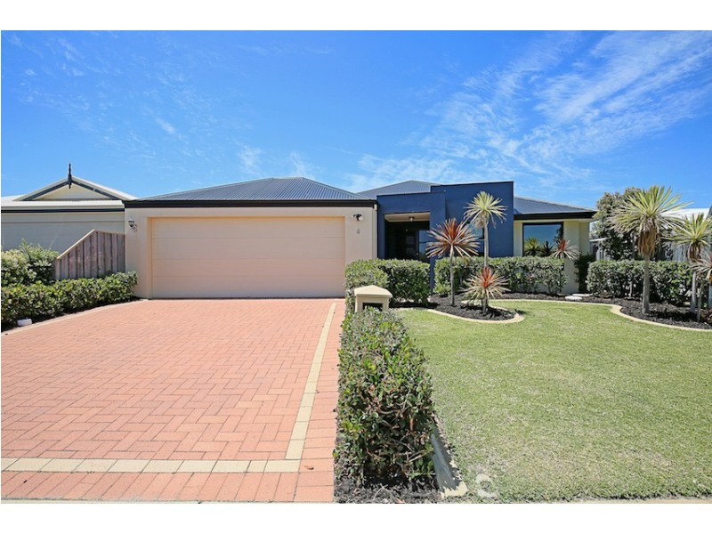 4 Beaufortia Turn, Halls Head WA 6210