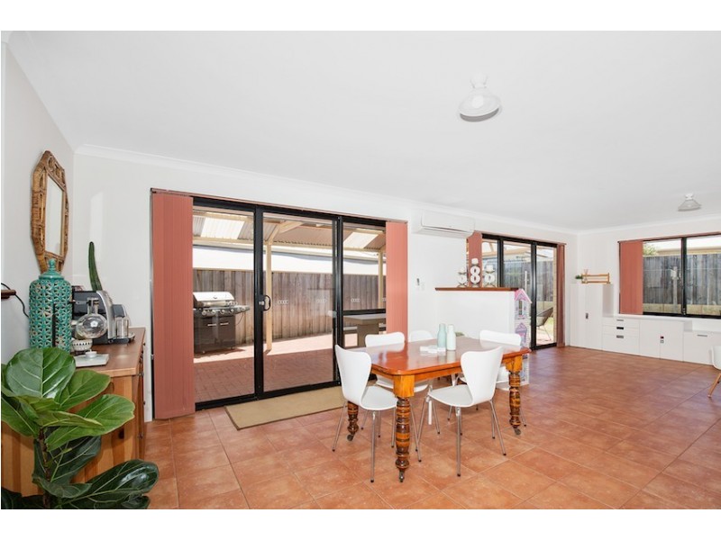 4 Beaufortia Turn, Halls Head WA 6210