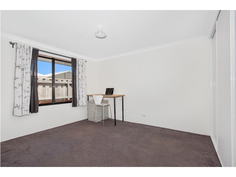 4 Beaufortia Turn, Halls Head WA 6210