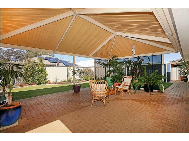 4 Oakwood Gate, Meadow Springs WA 6210