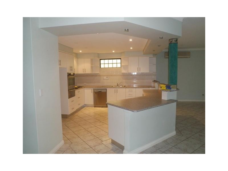 24 Santavea Mews, Halls Head WA 6210