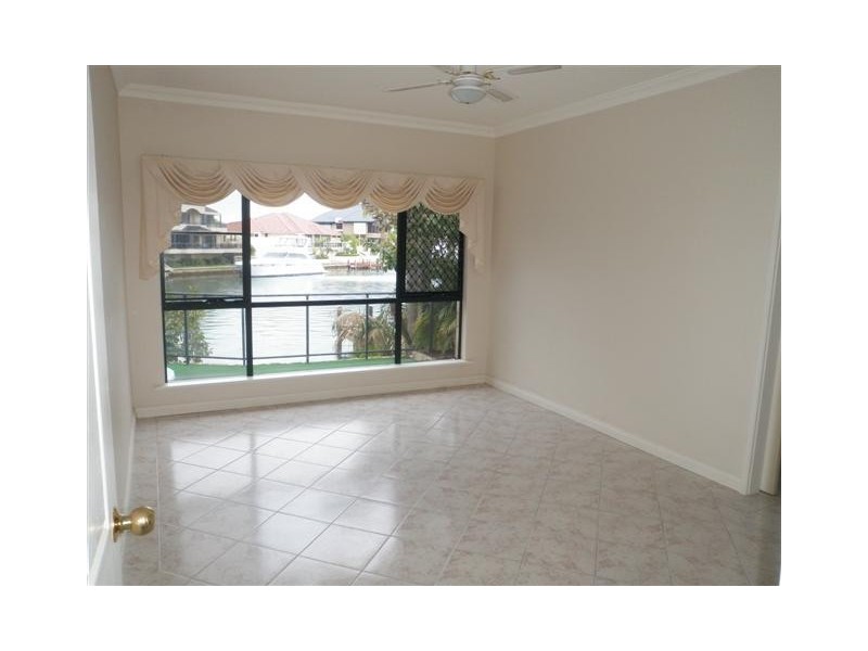 24 Santavea Mews, Halls Head WA 6210