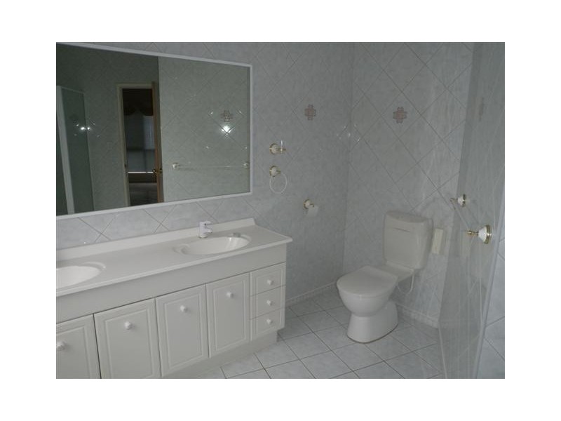 24 Santavea Mews, Halls Head WA 6210