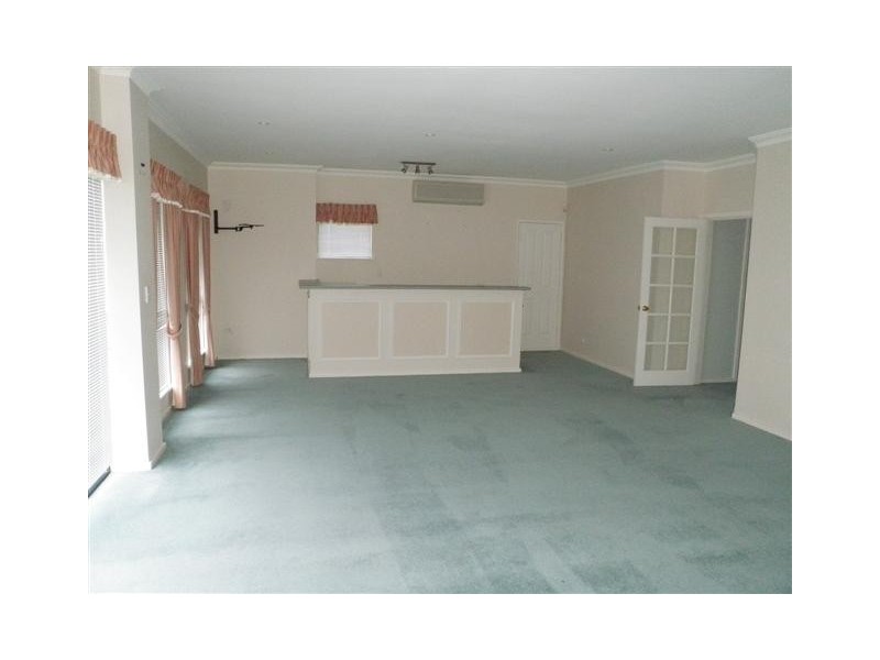 24 Santavea Mews, Halls Head WA 6210