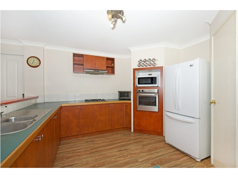 21 Brouwer Trail, Dudley Park WA 6210