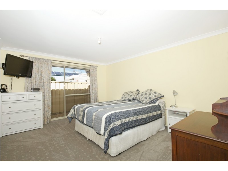 21 Brouwer Trail, Dudley Park WA 6210