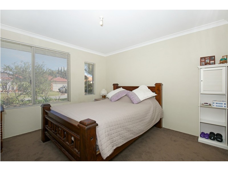 21 Brouwer Trail, Dudley Park WA 6210