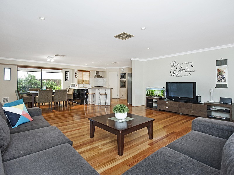 28 Scarab Court, Halls Head WA 6210