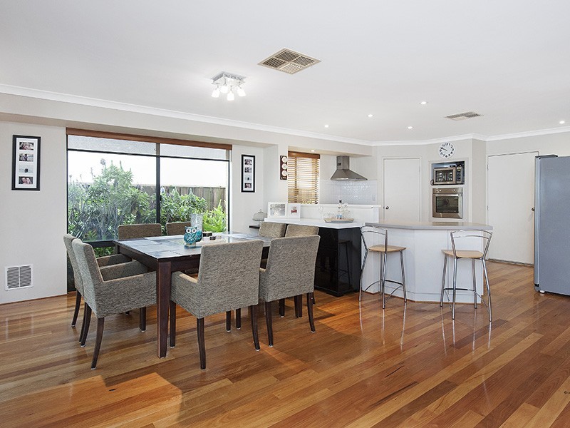 28 Scarab Court, Halls Head WA 6210