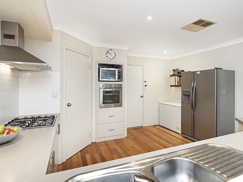 28 Scarab Court, Halls Head WA 6210