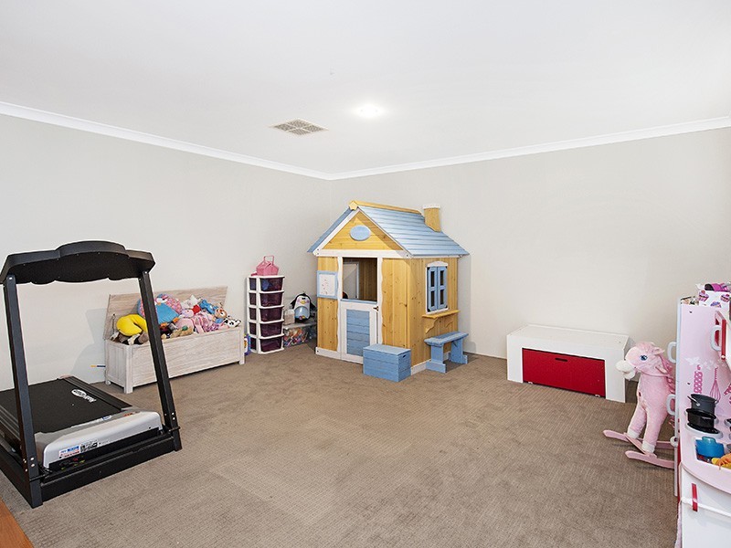 28 Scarab Court, Halls Head WA 6210