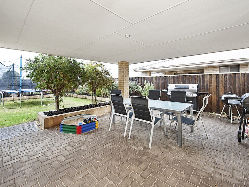 28 Scarab Court, Halls Head WA 6210