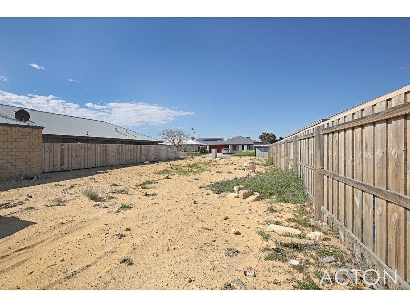 316 Peelwood Parade, Halls Head WA 6210