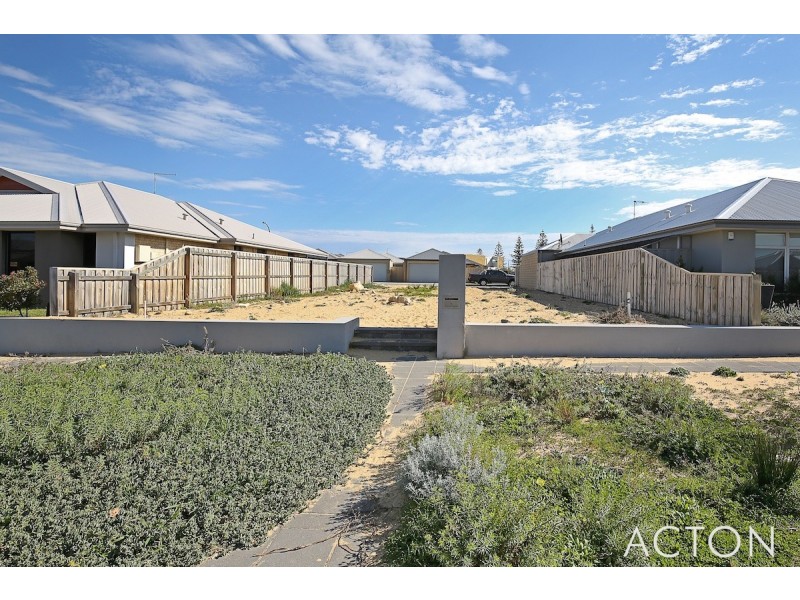 316 Peelwood Parade, Halls Head WA 6210