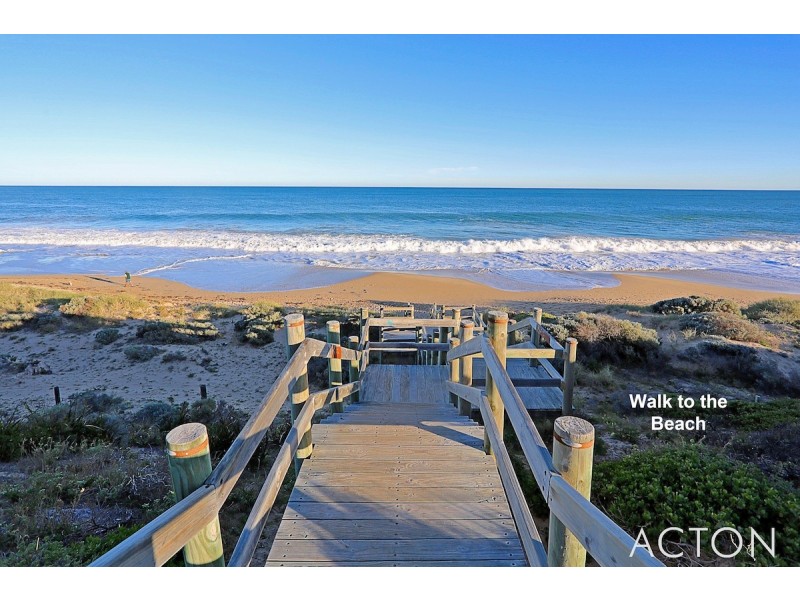 316 Peelwood Parade, Halls Head WA 6210