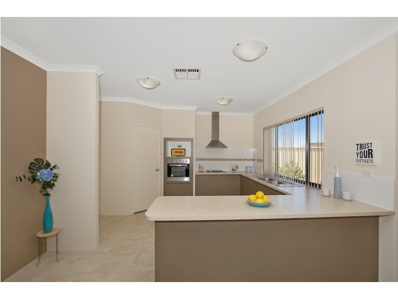 6 Cuballing Retreat, Dawesville WA 6211