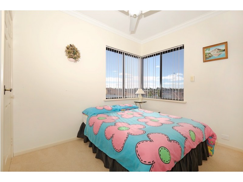 21A Caravel Way, Halls Head WA 6210