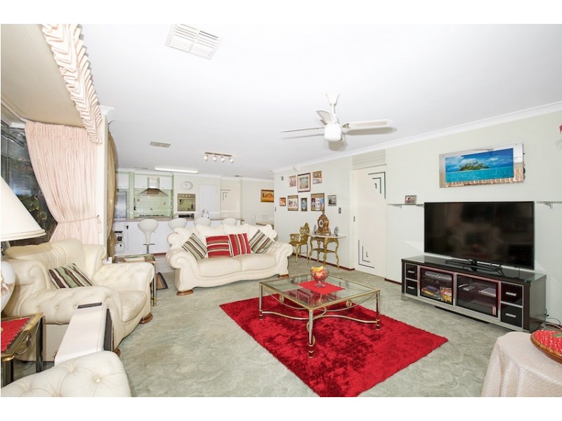 21 Waterside Drive, Dudley Park WA 6210