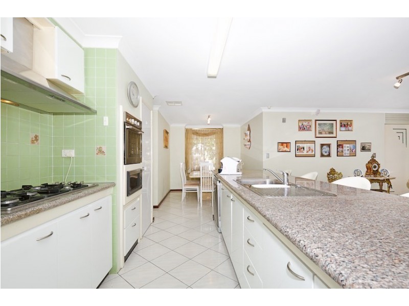 21 Waterside Drive, Dudley Park WA 6210