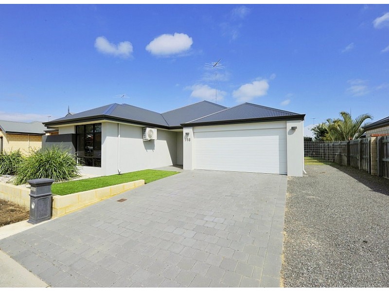 198 Peelwood Parade, Halls Head WA 6210
