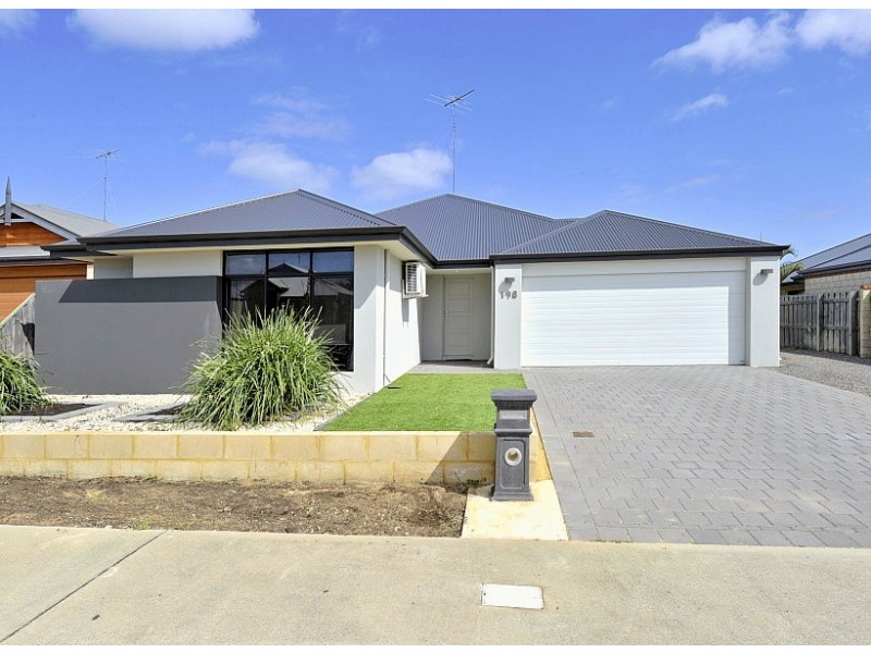 198 Peelwood Parade, Halls Head WA 6210