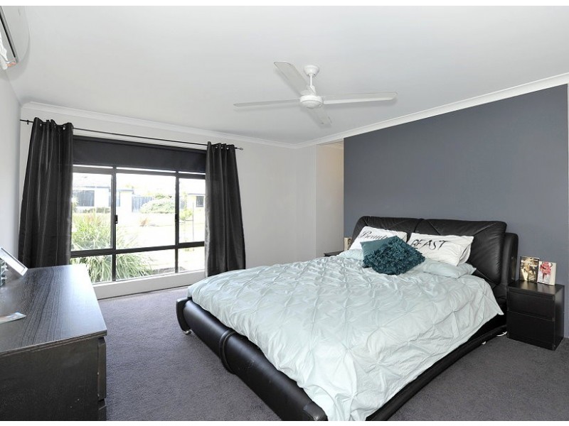 198 Peelwood Parade, Halls Head WA 6210