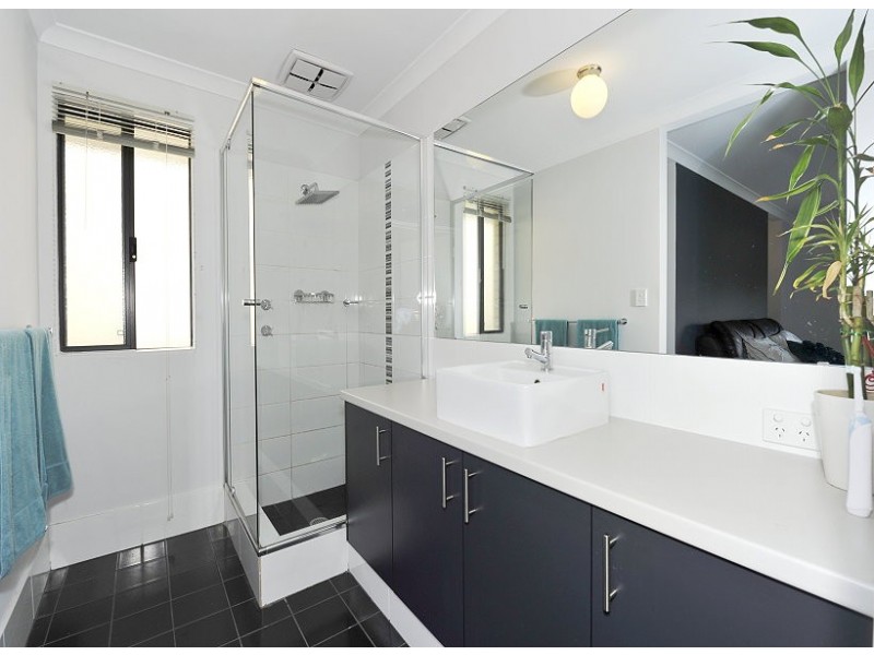 198 Peelwood Parade, Halls Head WA 6210