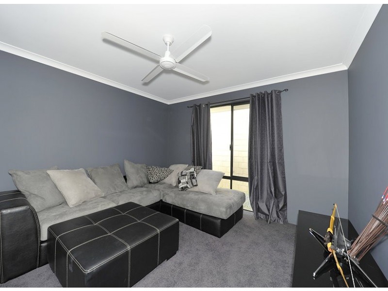 198 Peelwood Parade, Halls Head WA 6210