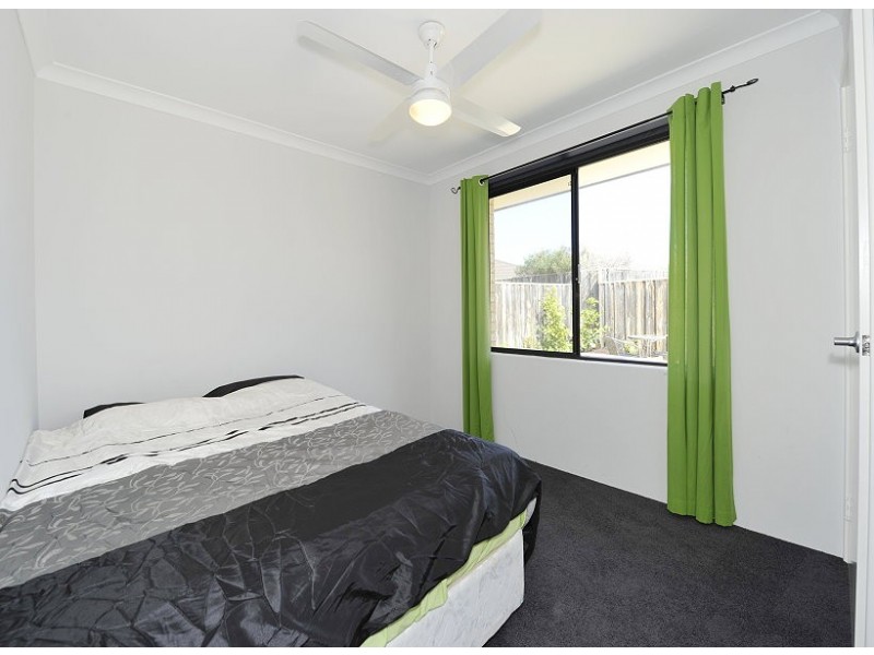 198 Peelwood Parade, Halls Head WA 6210
