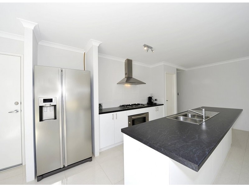 198 Peelwood Parade, Halls Head WA 6210