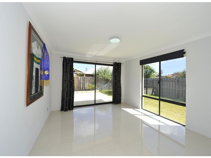 198 Peelwood Parade, Halls Head WA 6210
