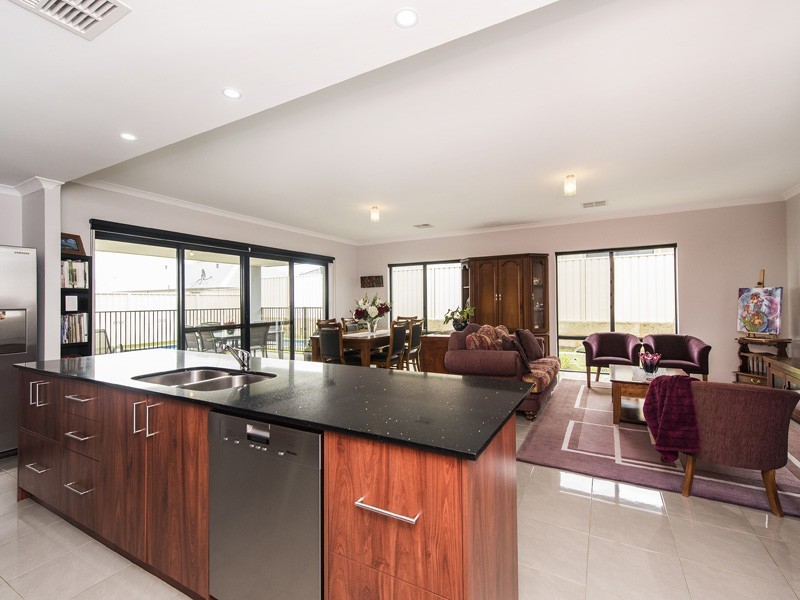 29 Victor Drive, Madora Bay WA 6210