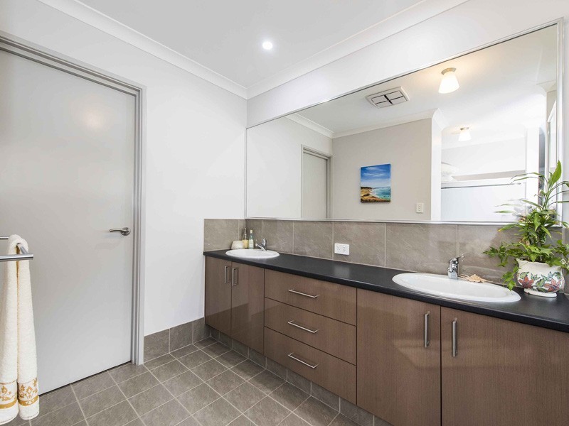 29 Victor Drive, Madora Bay WA 6210