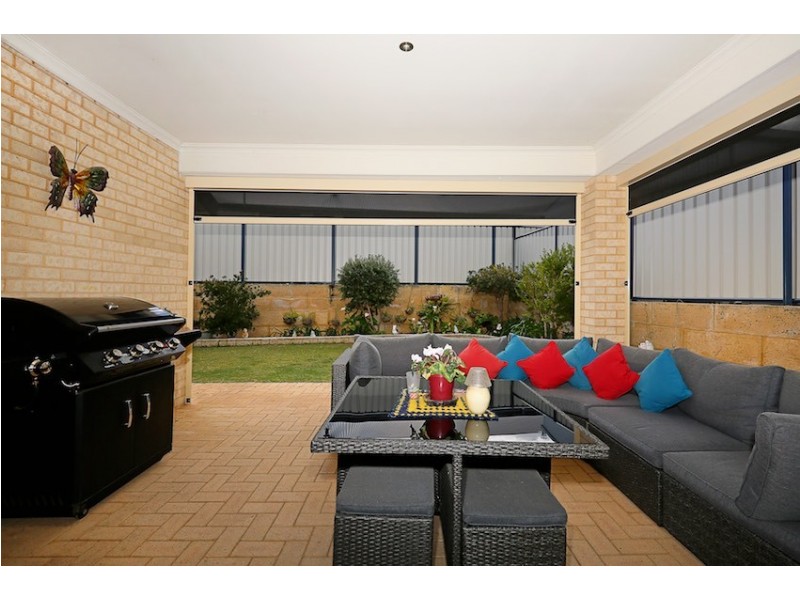 5 Gables Green, Meadow Springs WA 6210