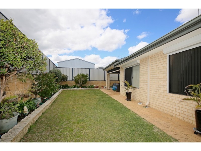 5 Gables Green, Meadow Springs WA 6210