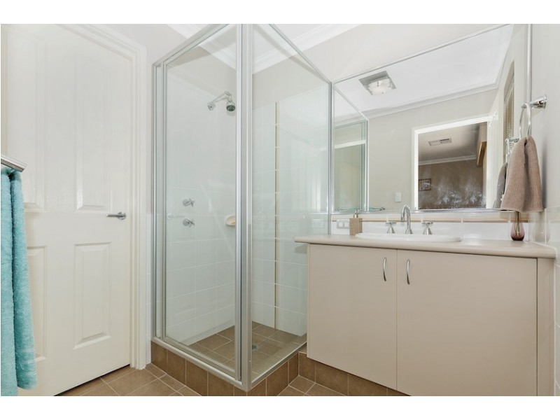 6 Lorea Loop, Halls Head WA 6210