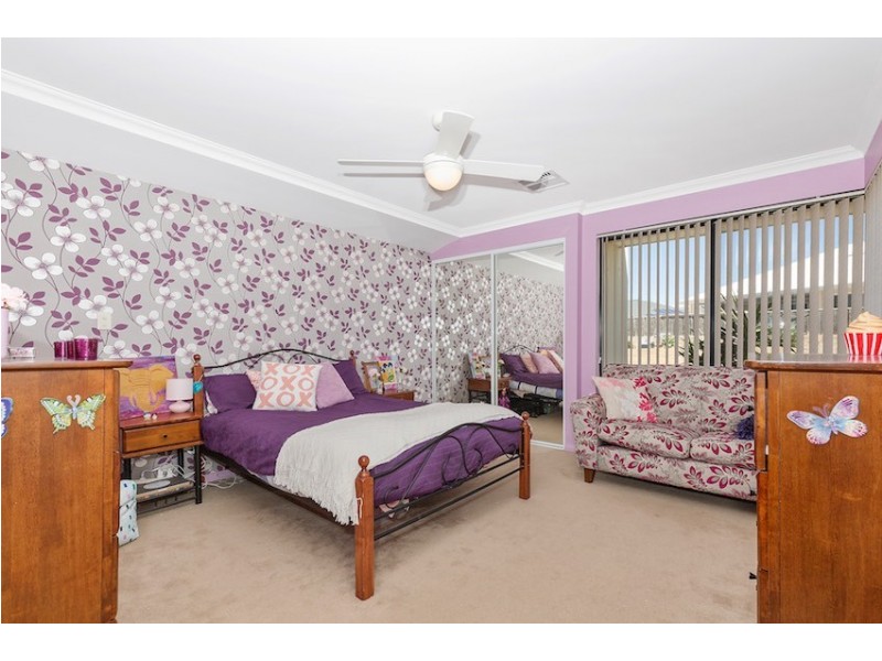 6 Lorea Loop, Halls Head WA 6210