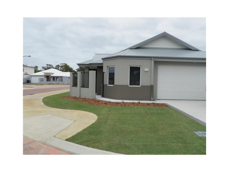28 KARDAN LOOP, Falcon WA 6210