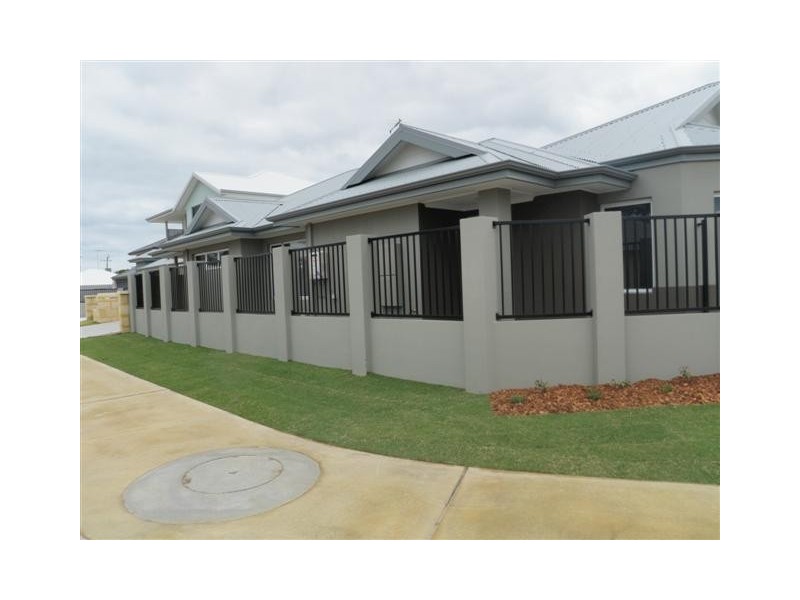 28 KARDAN LOOP, Falcon WA 6210
